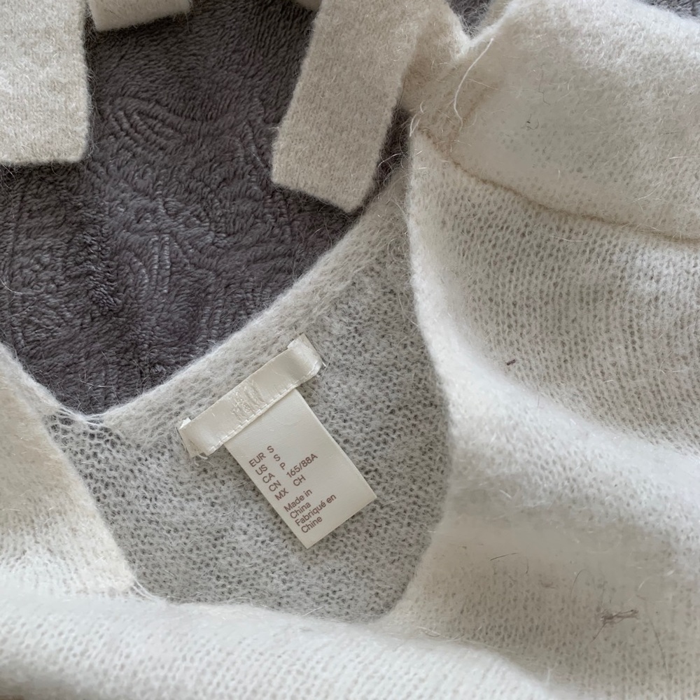 H&M white sweater - Picture 2 of 5